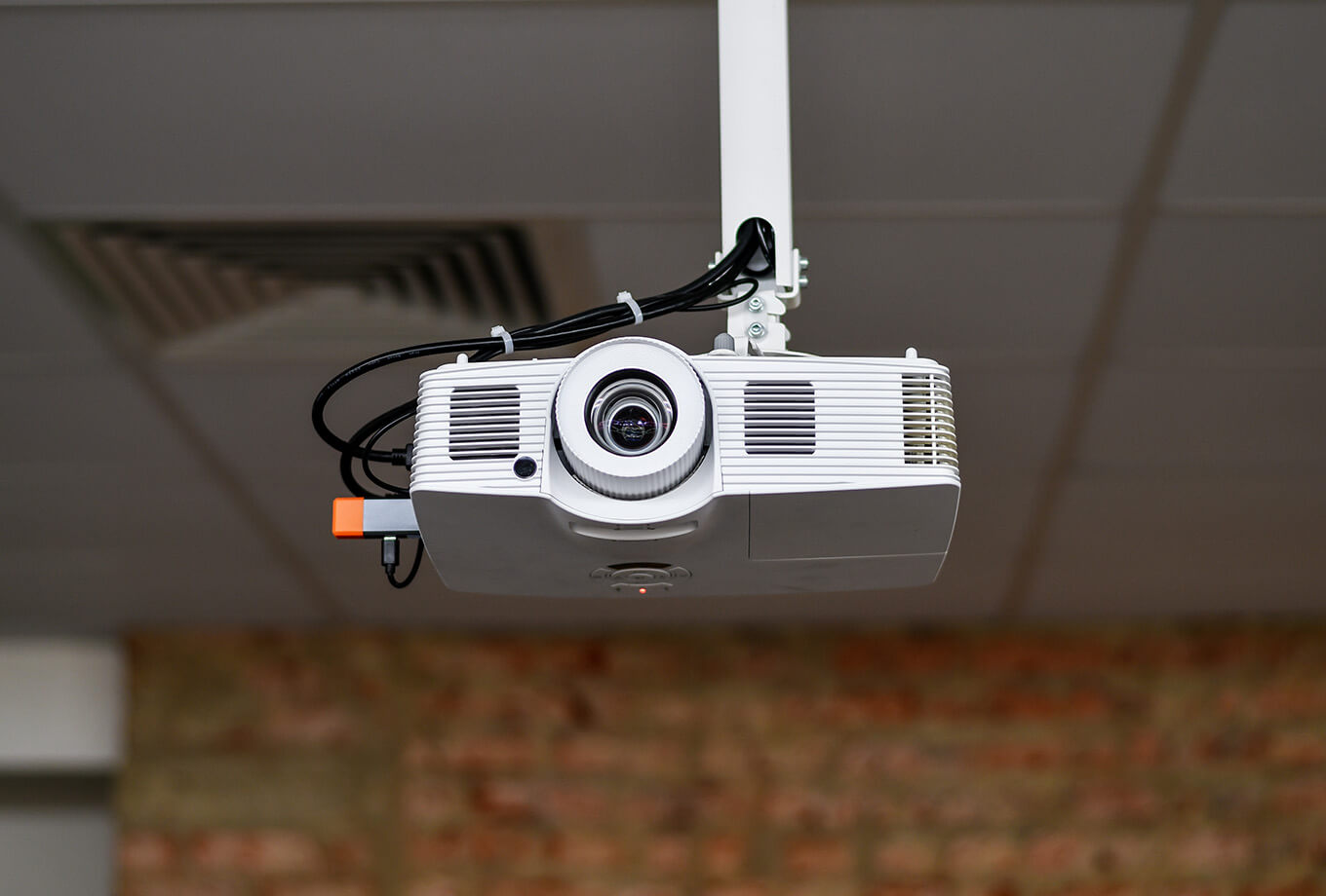 Commercial Projector and Display Provider in GTA, Simco County, Southern Ontario